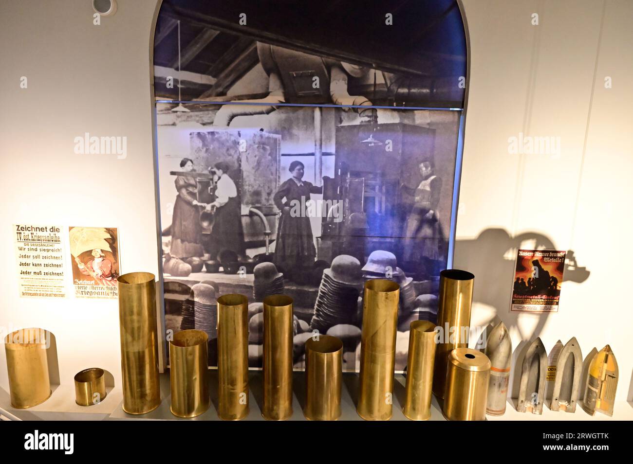 Vienna, Austria. Museo di storia militare di Vienna. Poster, disegna il quarto titolo di guerra austriaco Foto Stock