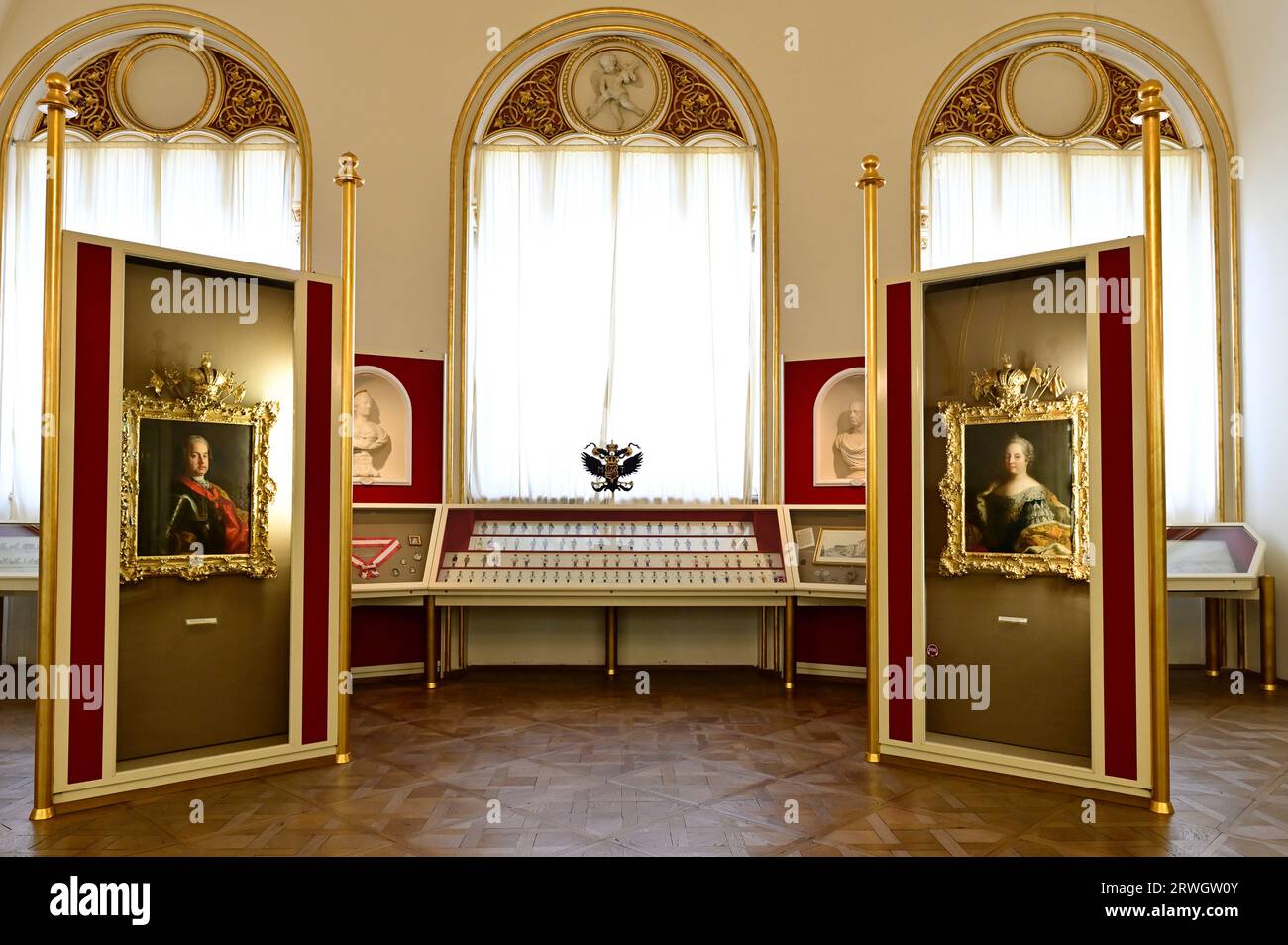 Vienna, Austria. Museo di storia militare di Vienna. Maria Theresa Hall. Ritratto dell'imperatrice Maria Teresa (R) Foto Stock