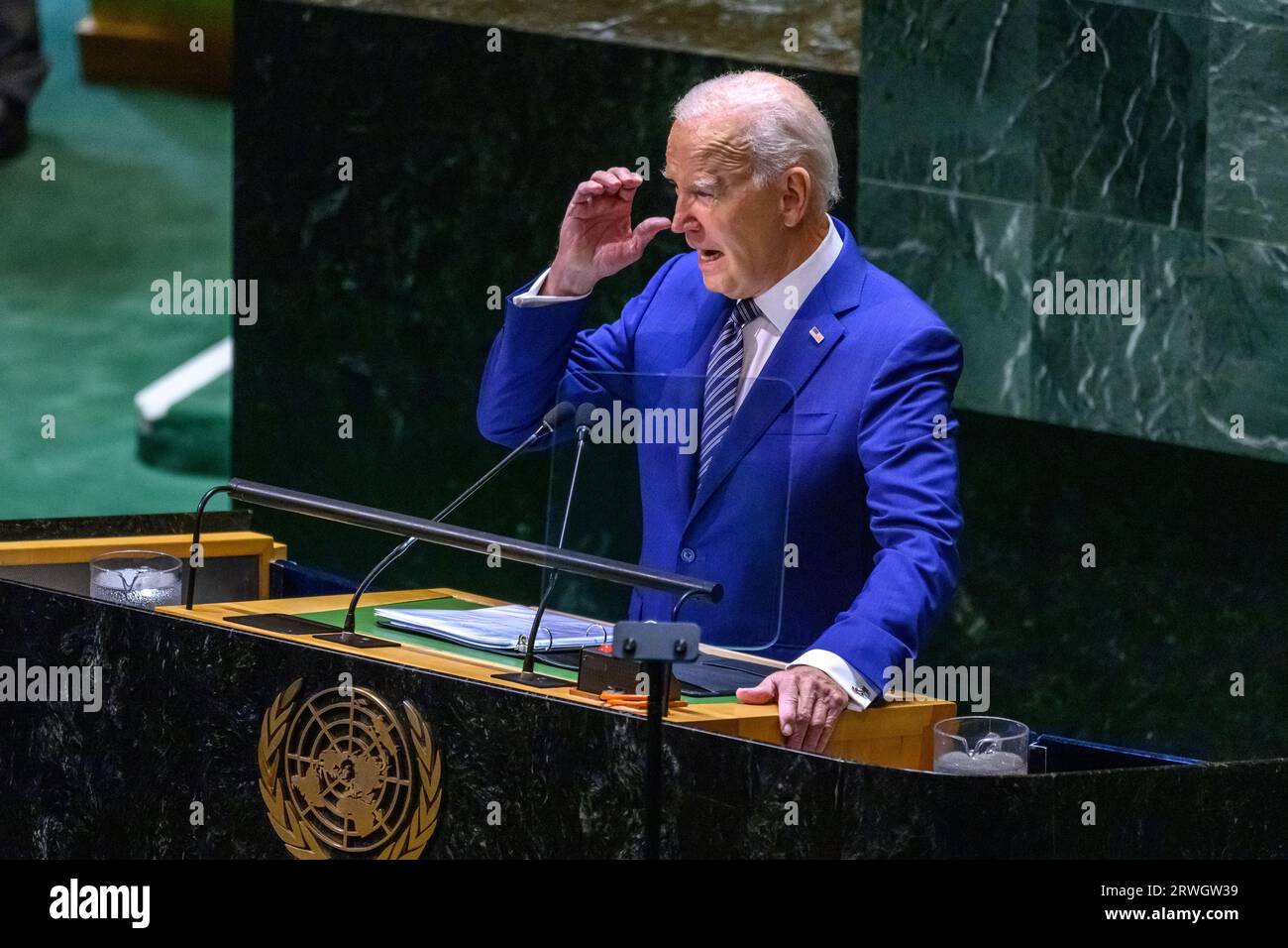 New York, USA. 19 settembre 2023. Il presidente degli Stati Uniti Joseph Biden si rivolge alla sessione di apertura della 78a Assemblea generale delle Nazioni Unite presso la sede delle Nazioni Unite. Crediti: Enrique Shore/Alamy Live News Foto Stock