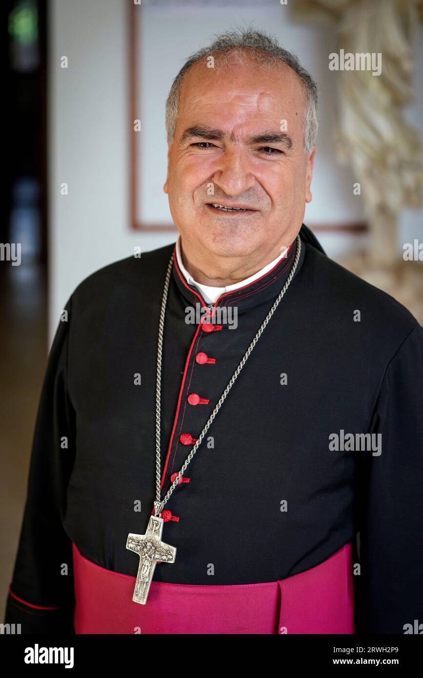 L'Arcivescovo maronita Hanna Rahmé, eparchia di Deir-al-Ahmar, Libano, pianura di Beeka Foto Stock