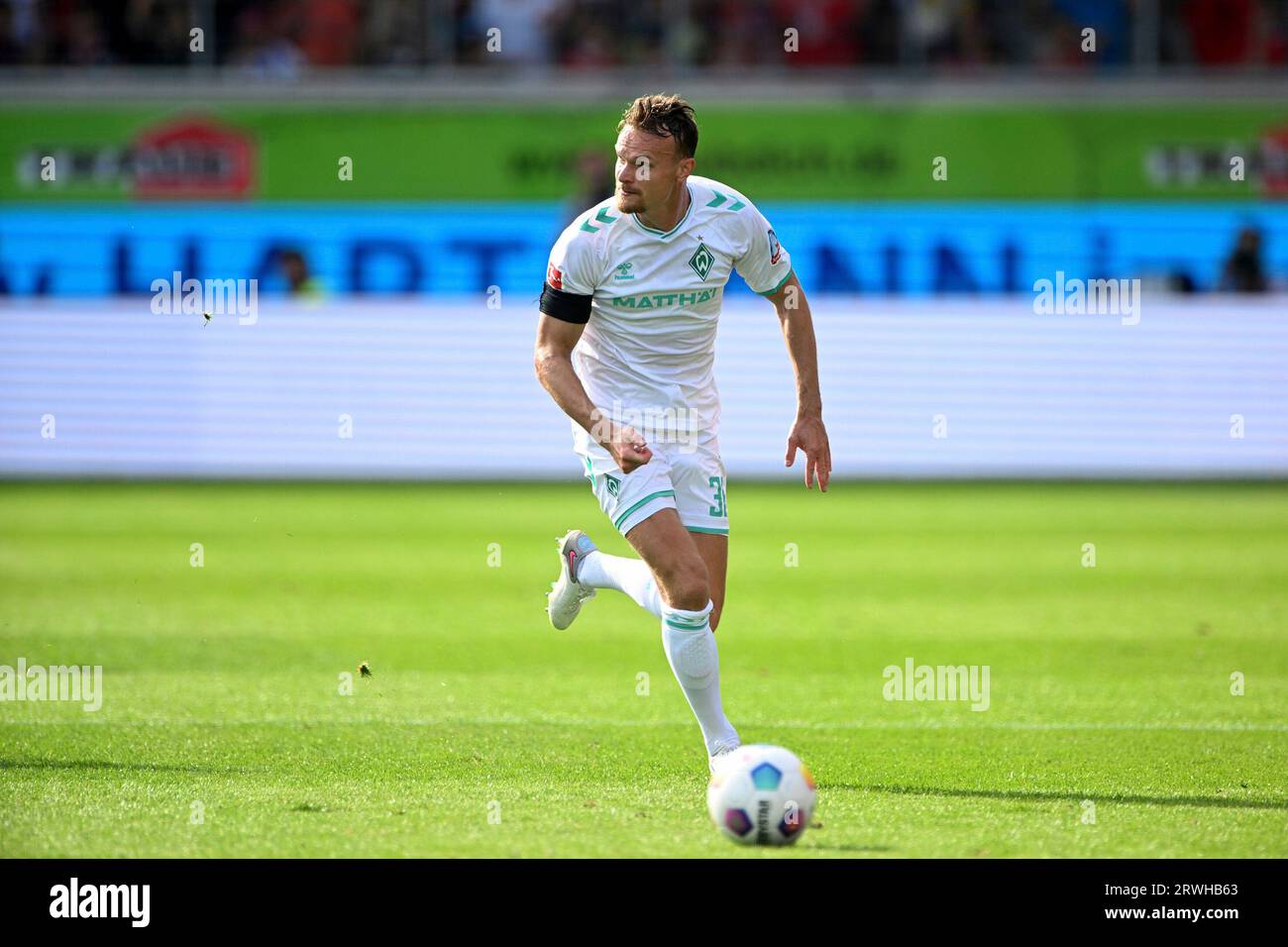 Heidenheim An Der Brenz, Deutschland. 17 settembre 2023. Fussball, Spieltag 04, Bundesliga, Saison 2023/2024, 1.FC Heidenheim gegen Werder Brema AM 17.09.2023 a Heidenheim. UBz: 36 Christian Gross, Werder Brema. Credito: dpa/Alamy Live News Foto Stock