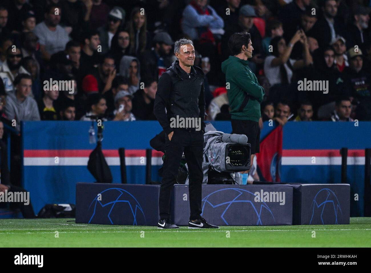 Parigi, Frankreich. 19 settembre 2023. 19.09.2023, Fussball, Champions League, 1. Spieltag, Saison 2023/2024, Paris St Germain - Borussia Dortmund, Cheftrainer Luis Enrique (Paris Saint Germain), foto: Teresa Kroeger/RHR-FOTO/dpa/Alamy Live News Credit: dpa picture Alliance/Alamy Live News Foto Stock