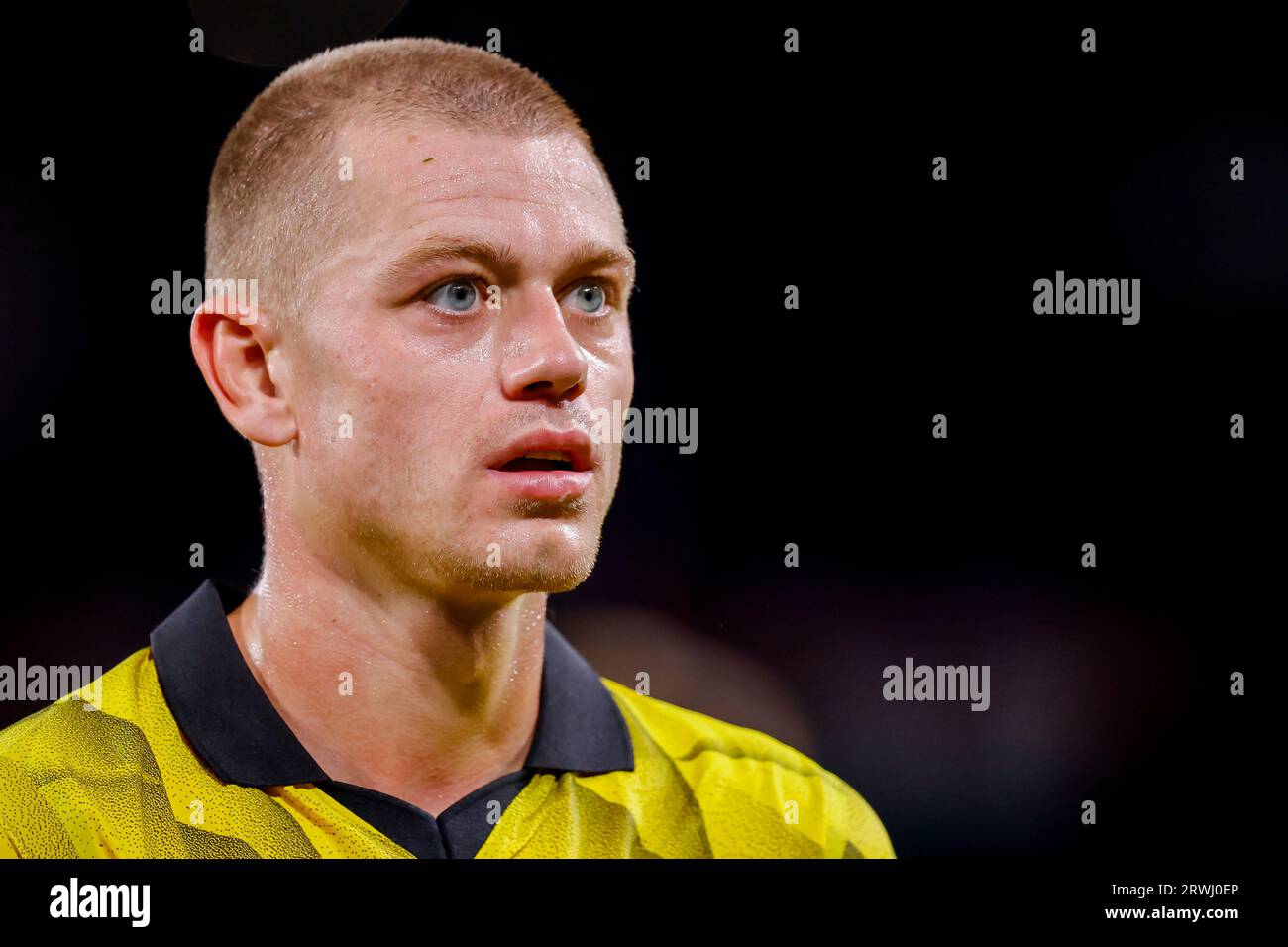 PARIGI, FRANCIA - 19 SETTEMBRE: Julien Duranville (Borussia Dortmund) guarda durante la partita di UEFA Champions League 2023/2024 - gruppo F del Paris Saint Foto Stock