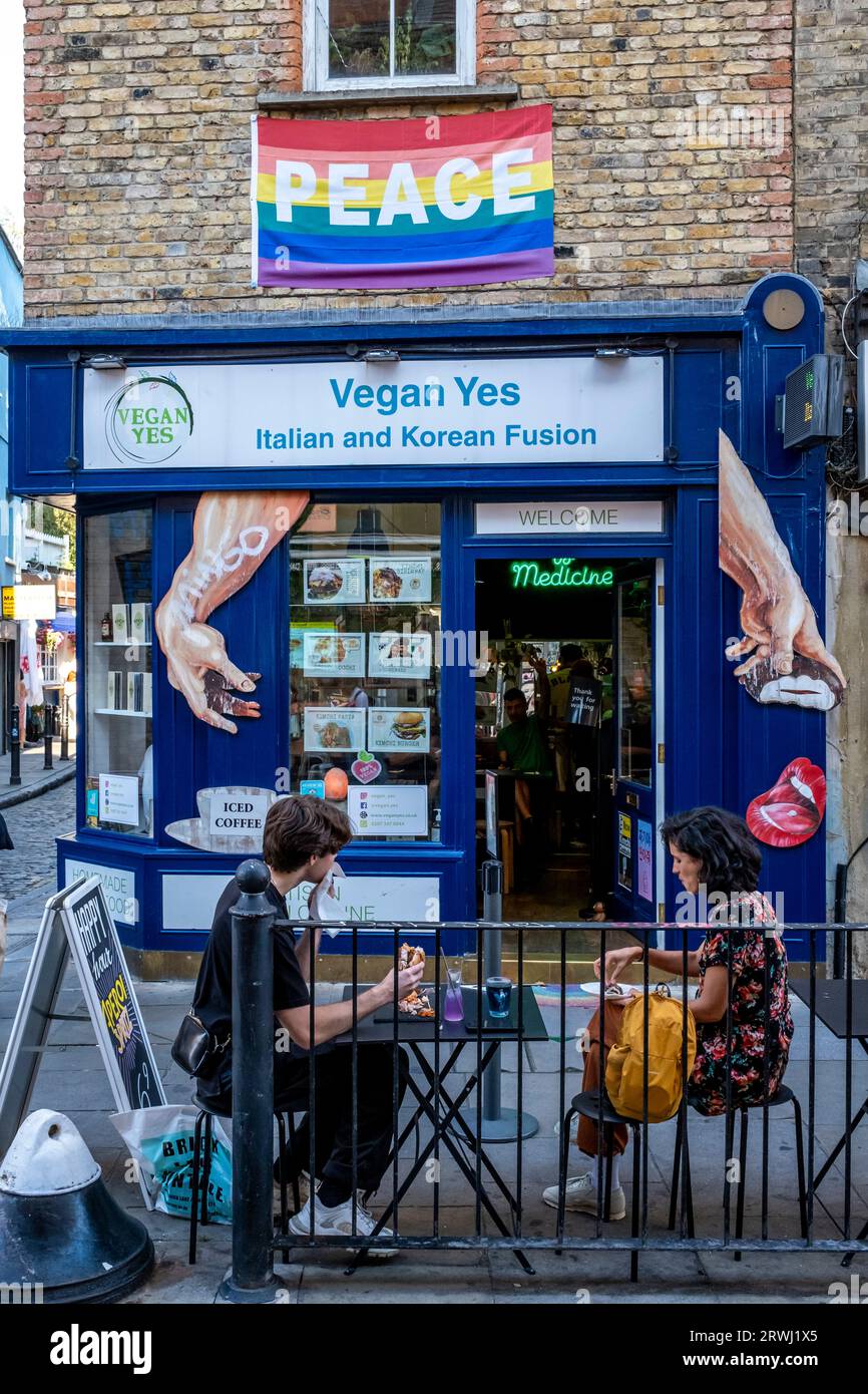 Vegan Yes Restaurant, Brick Lane, Londra, Regno Unito. Foto Stock