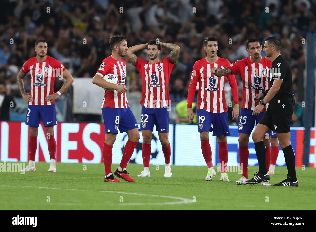 Roma, . 19 settembre 2023. Roma, Italia 19.09.2023: Delusione dei giocatori dell'Atletico dopo aver segnato al termine della UEFA Champions League 2023-2024 calcio, gruppo e, tra SS Lazio vs Atletico de Madrid allo Stadio Olimpico di Roma. Credito: Agenzia fotografica indipendente/Alamy Live News Foto Stock