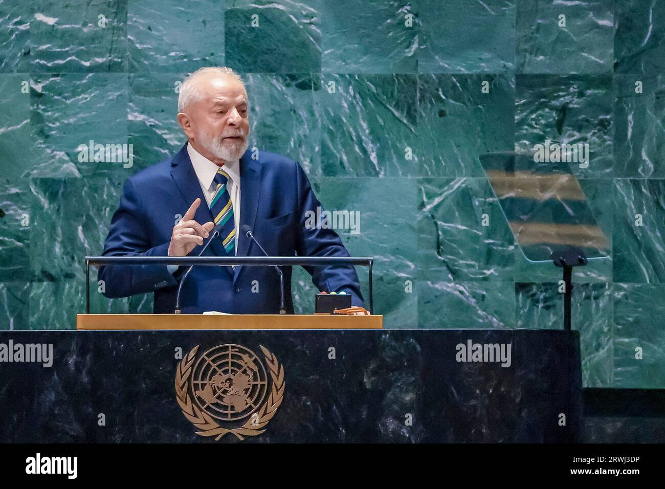 New York, Stati Uniti. 19 agosto 2023. Il presidente brasiliano Luiz Inacio Lula da Silva si rivolge alla 78a sessione dell'assemblea generale presso la sede delle Nazioni Unite, il 19 settembre 2023 a New York, New York, USA. Credito: Ricardo Stuckert/Presidenza del Brasile/Alamy Live News Foto Stock