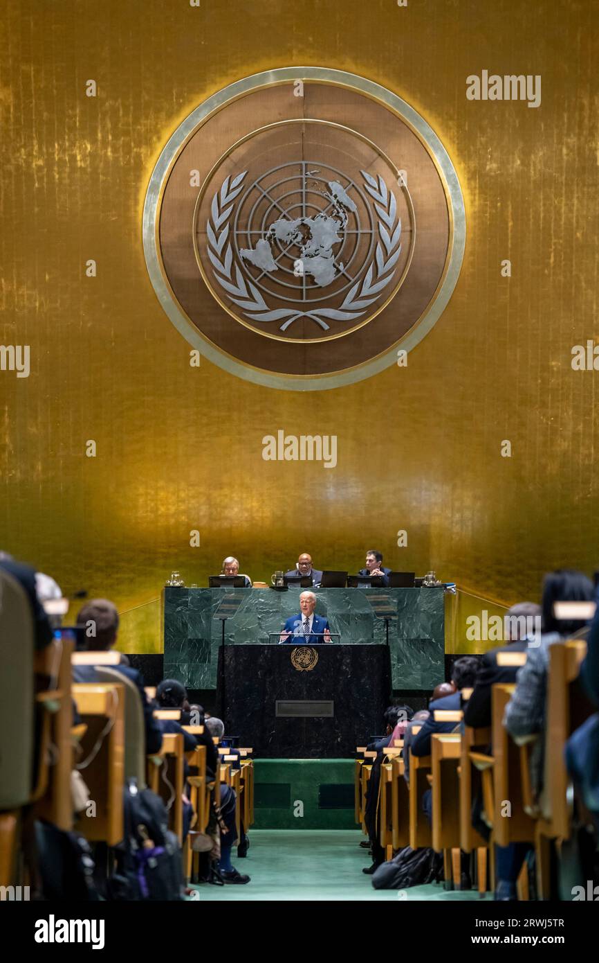 New York, Stati Uniti. 19 settembre 2023. Il presidente degli Stati Uniti Joe Biden si rivolge all'assemblea generale delle Nazioni Unite presso la sede delle Nazioni Unite, il 19 settembre 2023, a New York City, New York. Credito: Adam Schultz/White House Photo/Alamy Live News Foto Stock