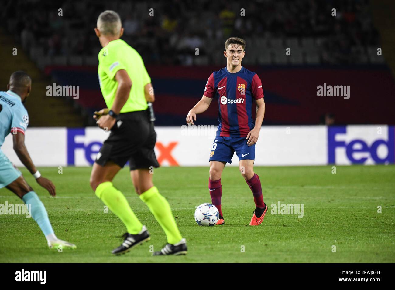 Barcellona, Spagna. 19 settembre 2023. BARCELLONA, SPAGNA - 19 SETTEMBRE: Gavi controlla la palla durante la partita del gruppo H di UEFA Champions League FC Barcelona e Anversa il 19 settembre 2023, allo stadio Montjuic di Barcellona, Spagna. (Foto di Sara Aribó/PxImages) credito: PX Images/Alamy Live News Foto Stock