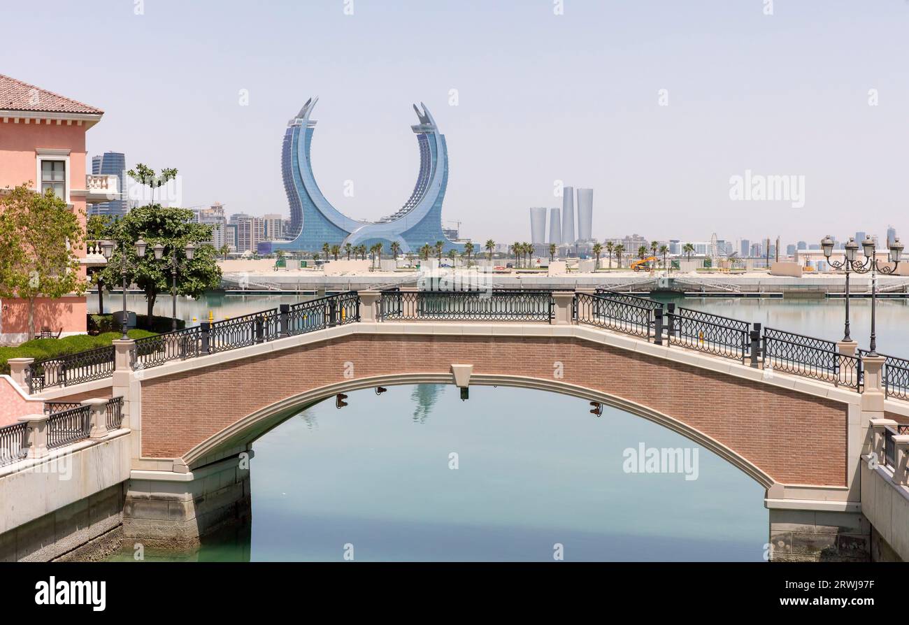 Fairmont Hotel visto da Lusail Marina, Doha, Qatar Foto Stock