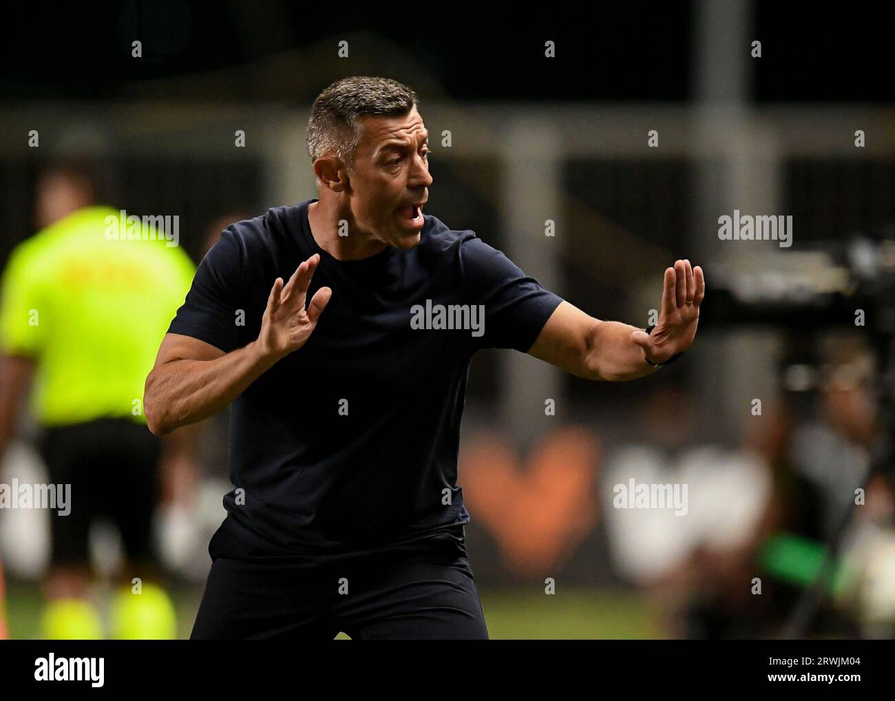 Belo Horizonte, Brasile. 19 settembre 2023. Pedro Caixinha, allenatore del Red Bull Bragantino, durante la partita tra América Mineiro e Red Bull Bragantino per la serie A brasiliana 2023, all'Arena Independencia Stadium, a Belo Horizonte il 19 settembre. Foto: Gledston Tavares/DiaEsportivo/Alamy Live News Credit: DiaEsportivo/Alamy Live News Foto Stock