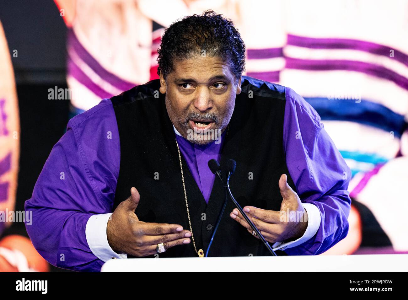 New York City, Stati Uniti. 19 settembre 2023. William Barber, direttore fondatore, riparatori della Breach & The Yale Center for Public Theology and Public Policy, parla alla conferenza Clinton Global Initiative all'hotel Hilton Midtown di New York City. (Foto di Michael Brochstein/Sipa USA) credito: SIPA USA/Alamy Live News Foto Stock