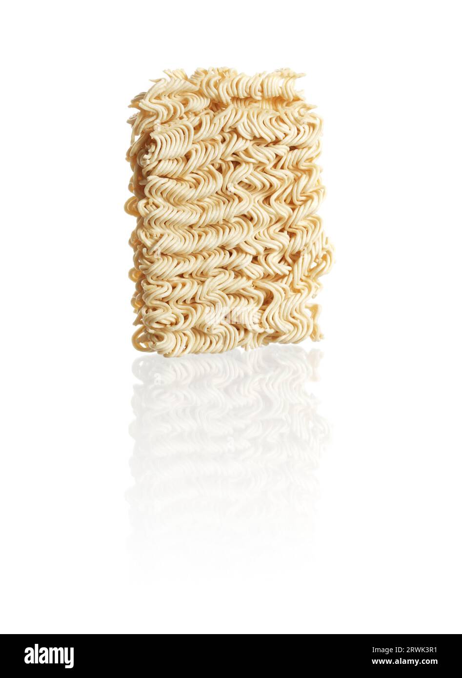 Un blocco di essiccato instant spaghetti ramen Foto Stock