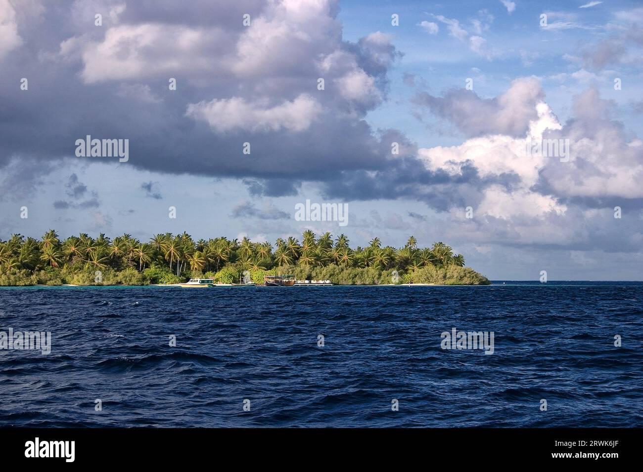 Villaggio di Embudu, Maldive, Atollo di male Sud, Oceano Indiano Foto Stock