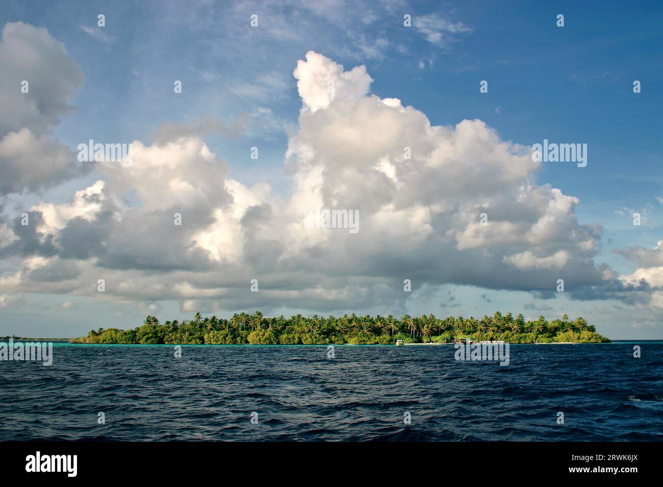 Villaggio di Embudu, Maldive, Atollo di male Sud, Oceano Indiano Foto Stock