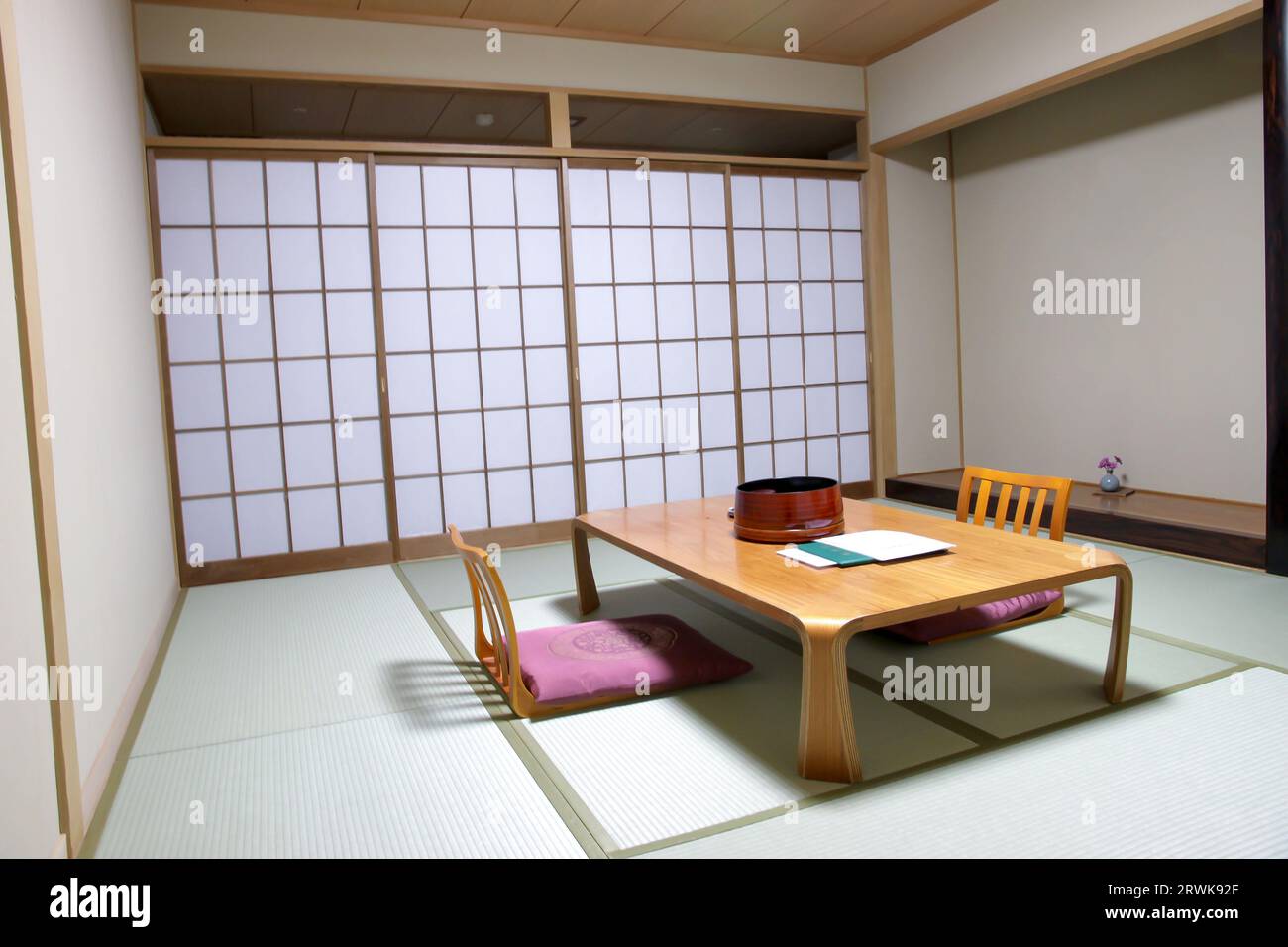 Sala da pranzo tradizionale Giapponese sull'Isola di Miyajima, Giappone Foto Stock