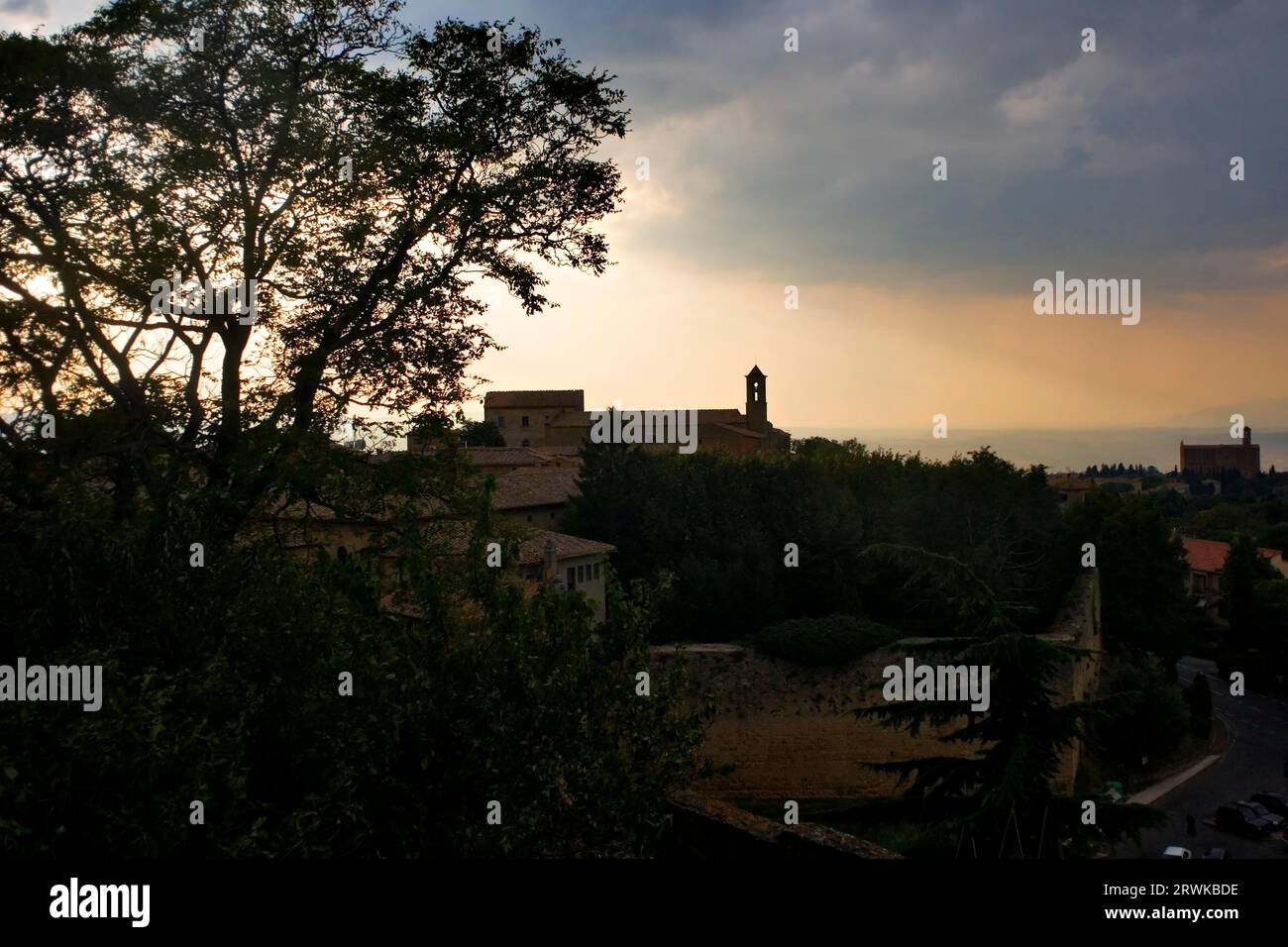 Una silhouette nella città di Volterra Foto Stock