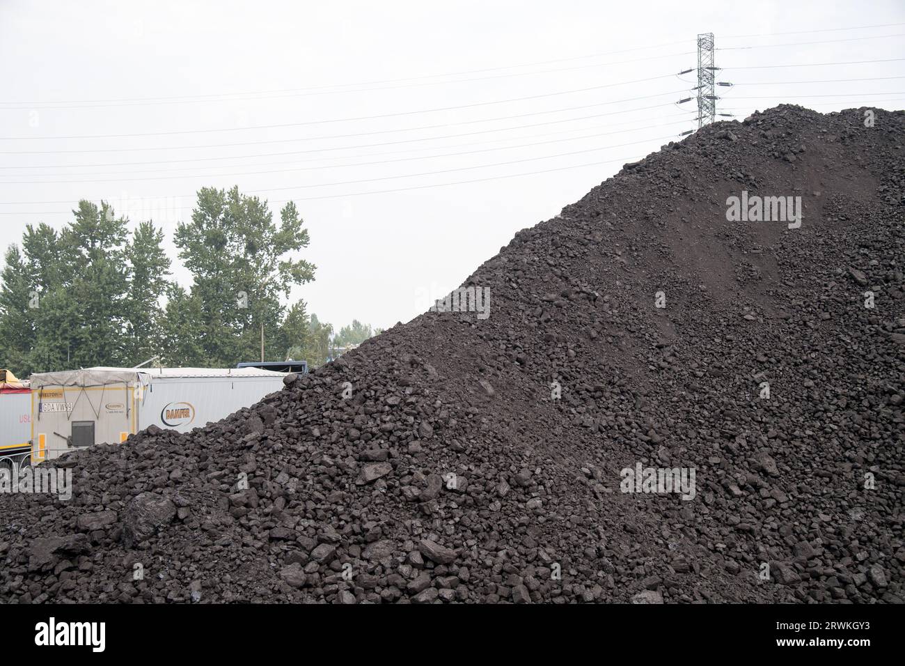 Carbone importato nel porto di Gdynia, Polonia © Wojciech Strozyk / Alamy Stock Photo Foto Stock