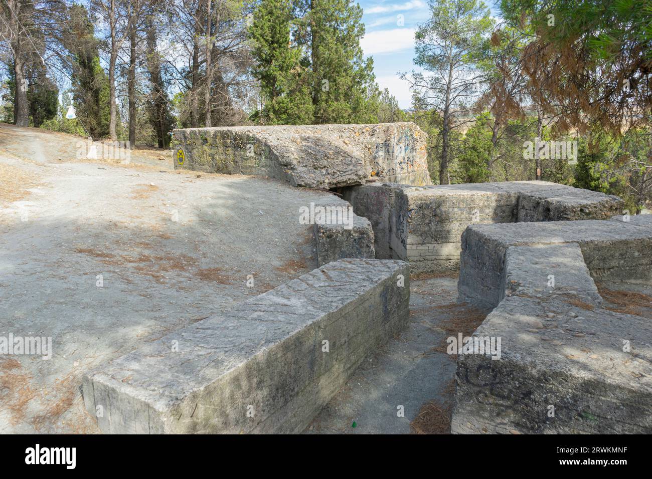 Storico bunker di Madrid, resti della guerra civile spagnola. Un testimone silenzioso di conflitti, storie e tempo passarono Foto Stock