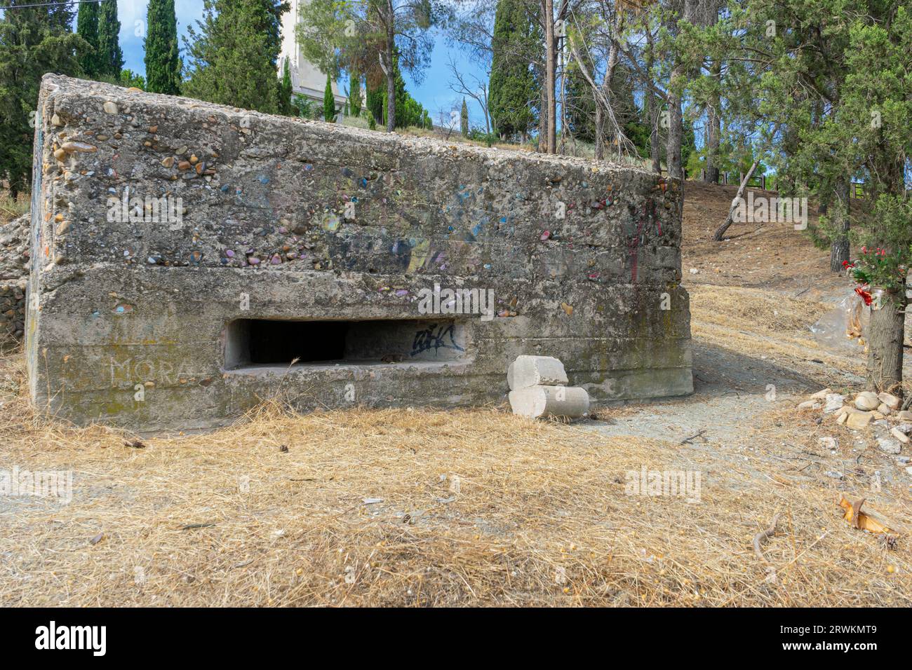 Storico bunker di Madrid, resti della guerra civile spagnola. Un testimone silenzioso di conflitti, storie e tempo passarono Foto Stock