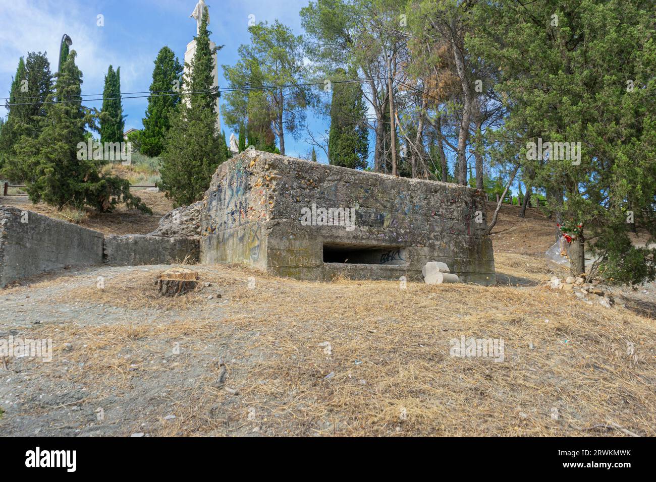 Storico bunker di Madrid, resti della guerra civile spagnola. Un testimone silenzioso di conflitti, storie e tempo passarono Foto Stock