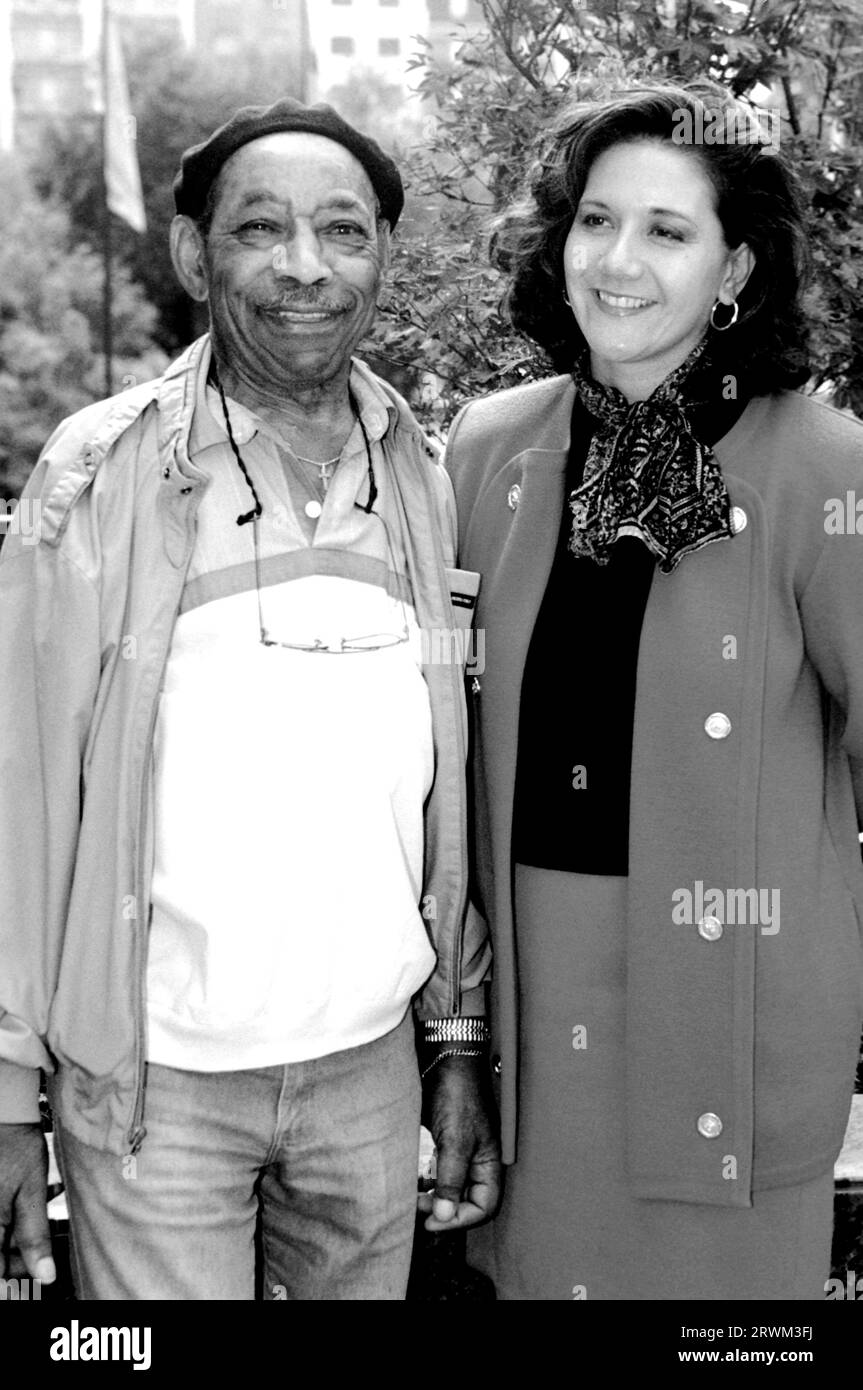 Milano Italia 1997-11-09 : al e Janie Hendrix, padre e sorella di Jimi Hendrix durante il servizio fotografico per la presentazione dell'album 'Experience Hendrix - The BEST of Jimi Hendrix' Foto Stock