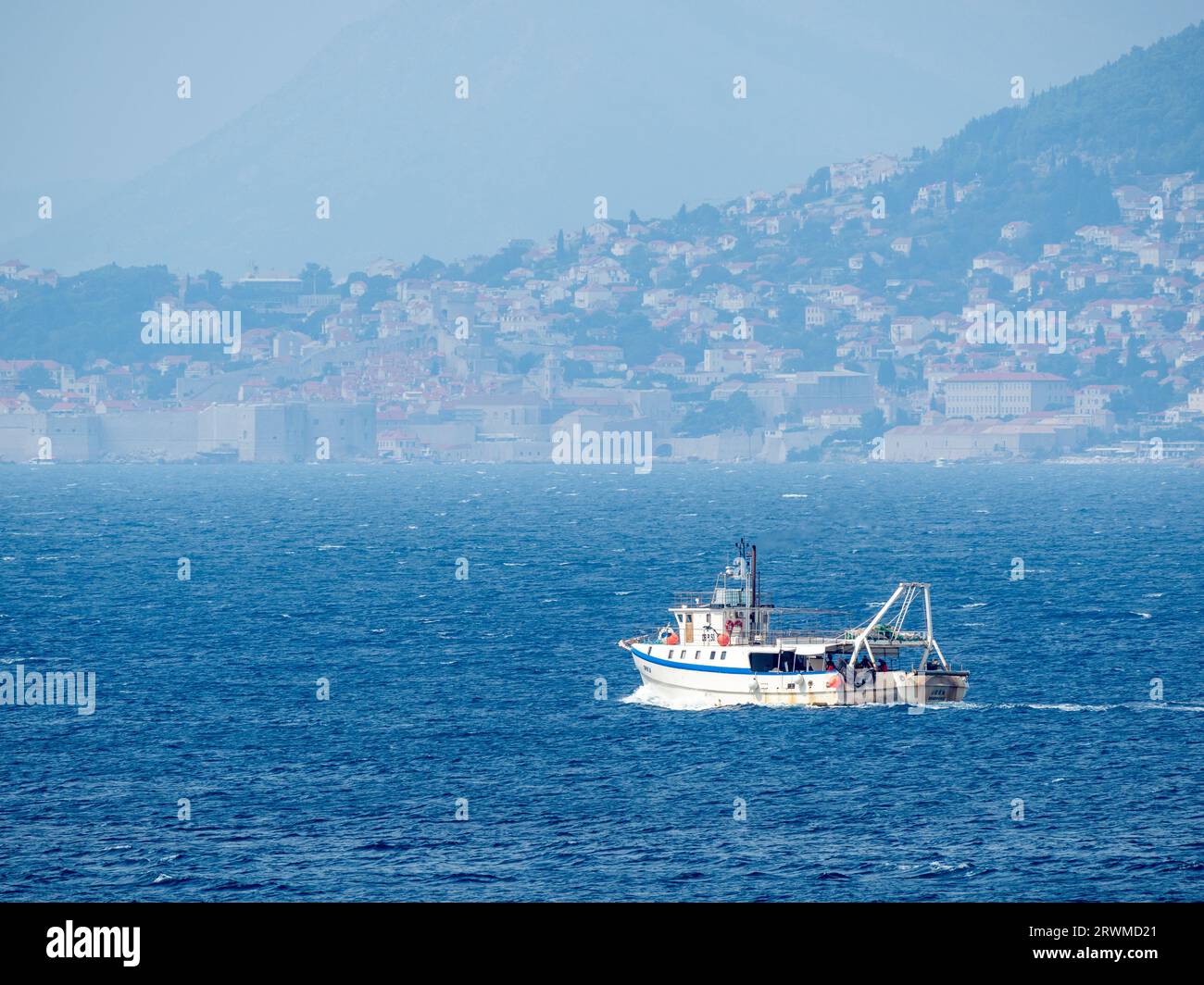 Un grande battello diretto a Dubrovnik, in Croazia Foto Stock