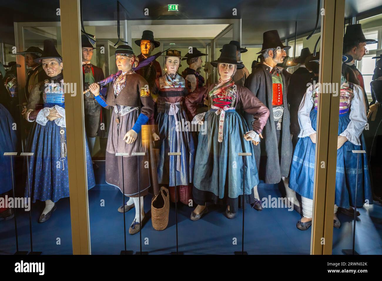 Abbigliamento tradizionale tirolese al Museo d'arte popolare tirolese di Innsbruck, Austria Foto Stock