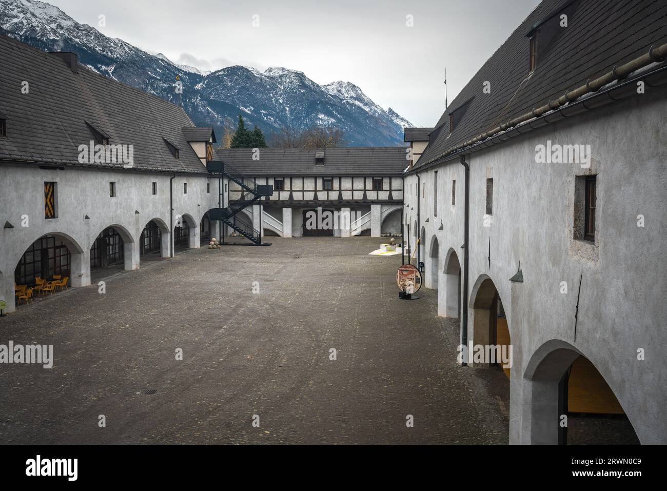Zeughaus Museum Courtyard - Arsenale - Innsbruck, Austria Foto Stock