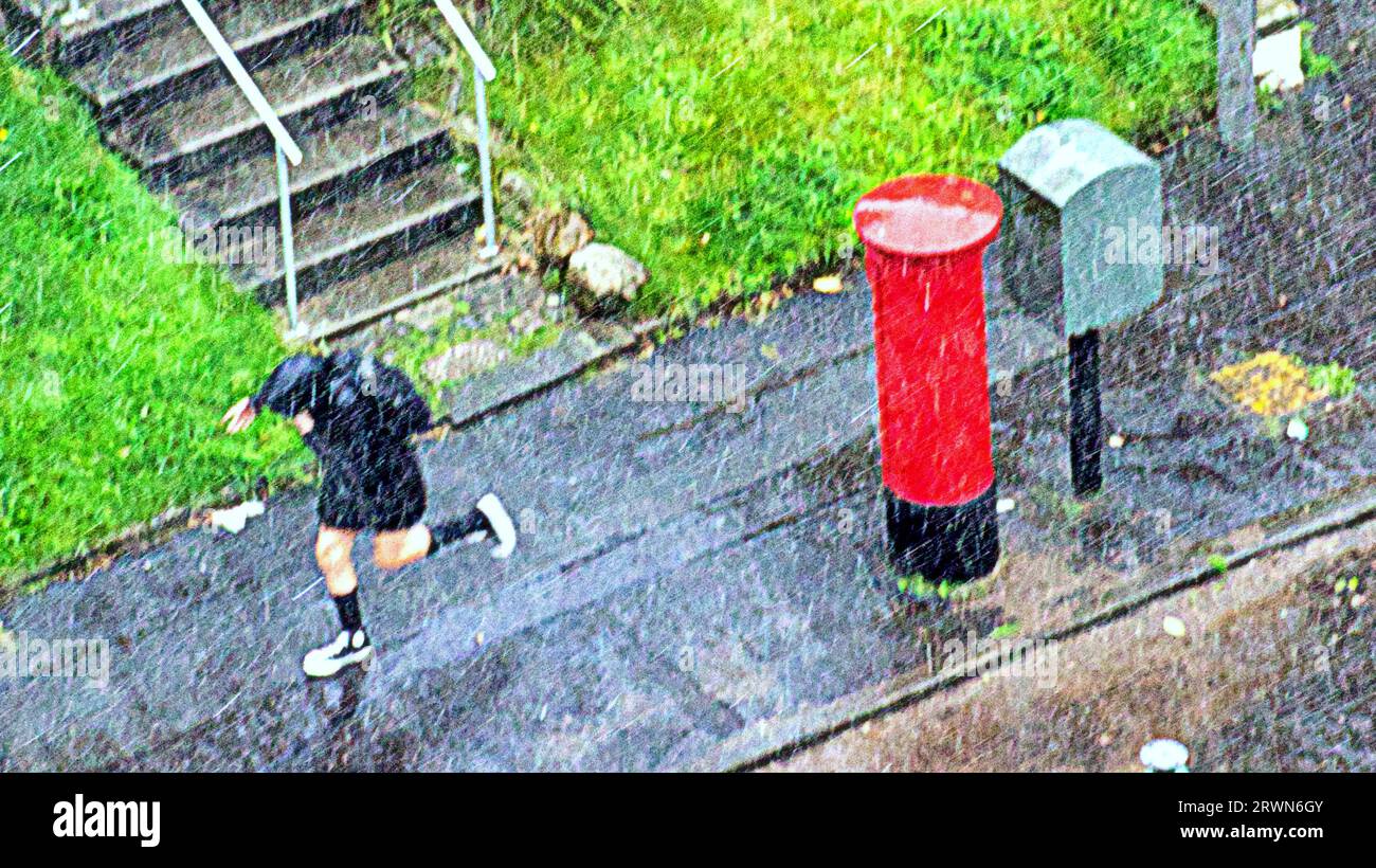 Glasgow, Scozia, Regno Unito. 20 settembre 2023. Tempo nel Regno Unito: La pioggia in città ha visto la tempesta Nigel nell'estremità occidentale della città produrre piogge torrenziali. Credit Gerard Ferry/Alamy Live News Foto Stock