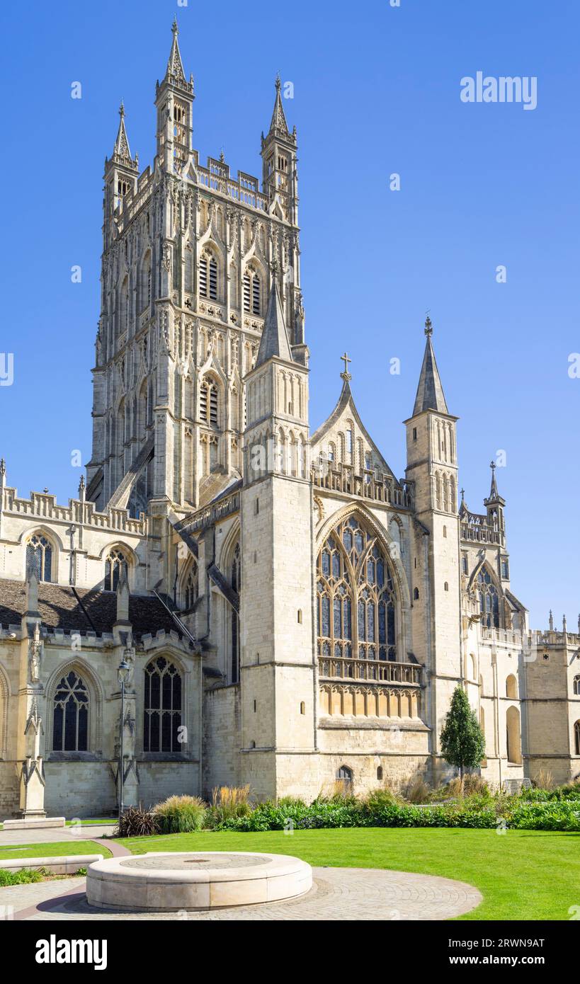 Gloucester cattedrale o Cattedrale Chiesa di San Pietro e la Santa e indivisibile Trinità Gloucester centro città Gloucestershire Inghilterra GB Europa Foto Stock