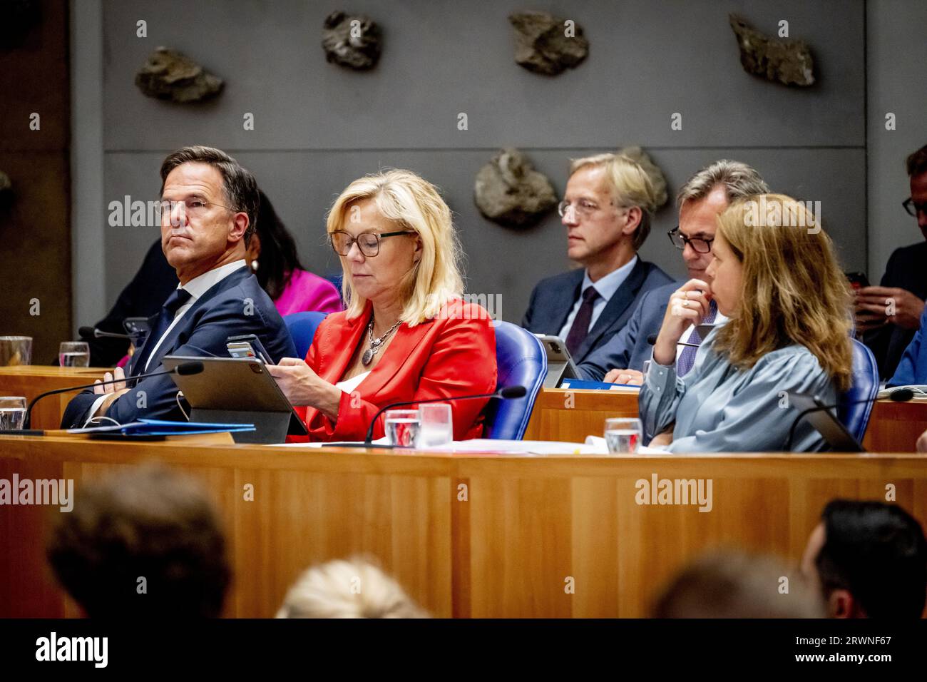 L'AIA - il primo ministro uscente Mark Rutte e altri membri del gabinetto nella sezione K durante il primo giorno delle riflessioni politiche generali. ANP ROBIN UTRECHT paesi bassi fuori - belgio fuori Foto Stock