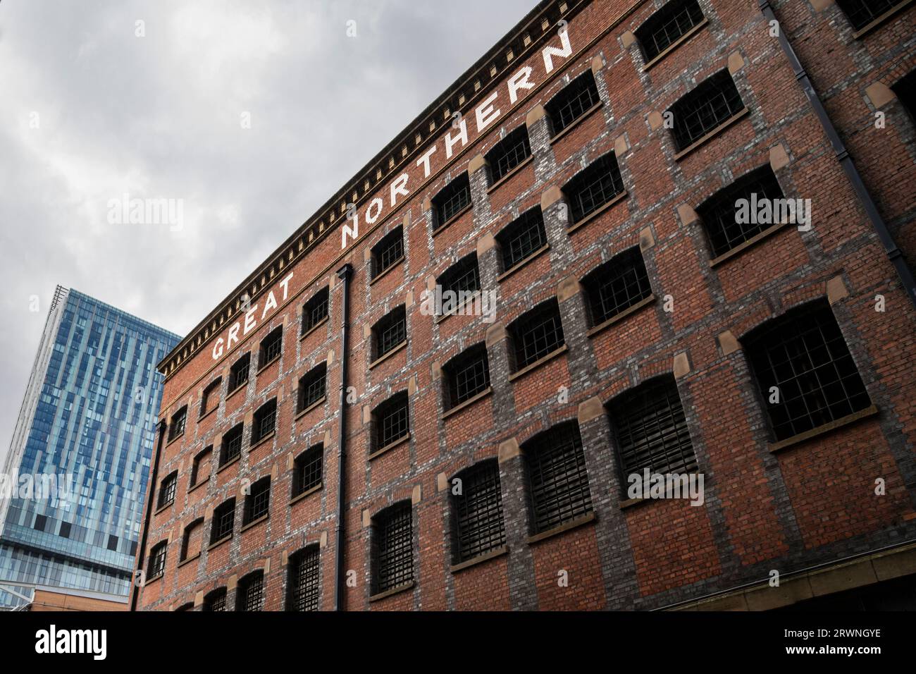 Vecchio magazzino ferroviario nel centro della città di Manchester, Inghilterra nordoccidentale. Foto Stock