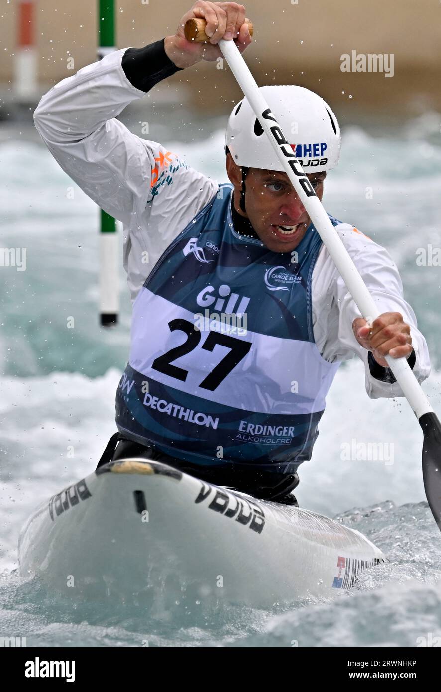 Waltham Cross, Regno Unito. 20 settembre 2023. 2023 Campionati del mondo di canoa. Lee Valley White Water Centre. Waltham Cross. Matija Marinic (CRO) nelle manche di canoa maschili durante i Campionati del mondo di canoa 2023 al Lee Valley White Water Centre, Regno Unito. Credito: Sport in Pictures/Alamy Live News Foto Stock