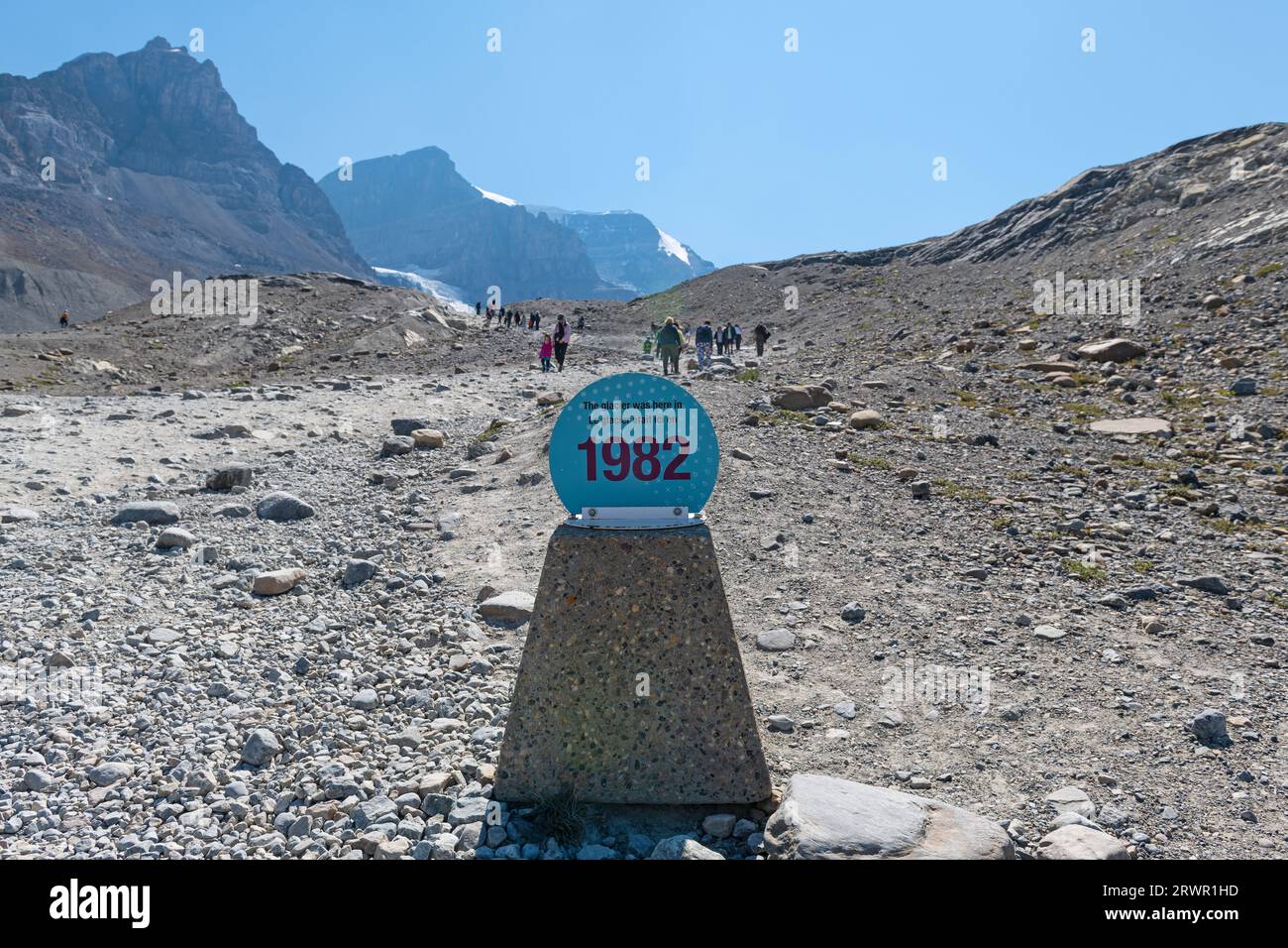 Scioglimento del ghiacciaio Athabasca dal 1982 al 2023 a causa dei cambiamenti climatici, parco nazionale di Jasper e Banff, Icefields parkway, Canada. Foto Stock