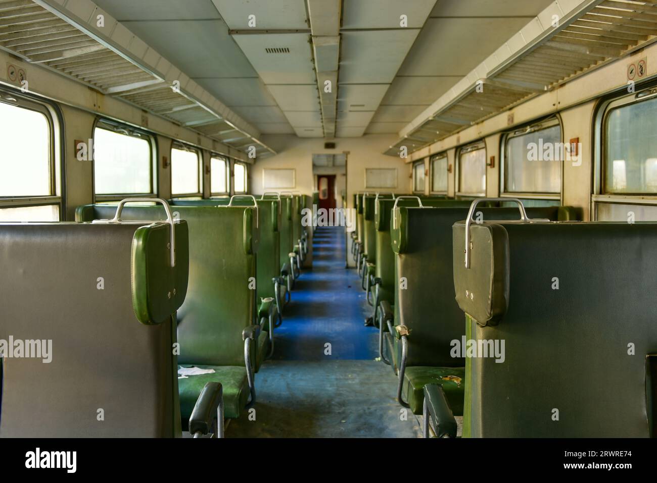 Treno sul binario 1, stazione ferroviaria di Aleppo, aperto nel 1912 come parte della ferrovia Berlino-Baghdad, capolinea del Simplon Orient Express negli anni 30 Foto Stock