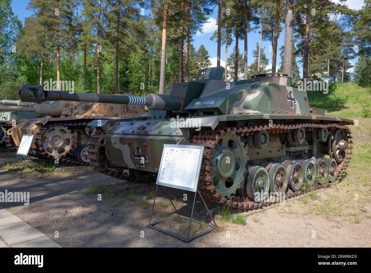 PAROLA, FINLANDIA - 10 GIUGNO 2017: Cannone d'assalto semovente tedesco SD.Kfz. 142 (StuG III Ausf.G) modello 1943. Mostra all'aperto del veicolo blindato Foto Stock