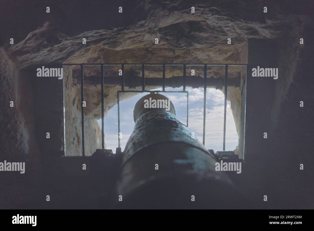 I manichini e l'equipaggiamento militare nella fortezza della cima della Rocca di Gibilterra, i grandi tunnel d'assedio, il patrimonio militare. Roccia di Gibilterra Foto Stock