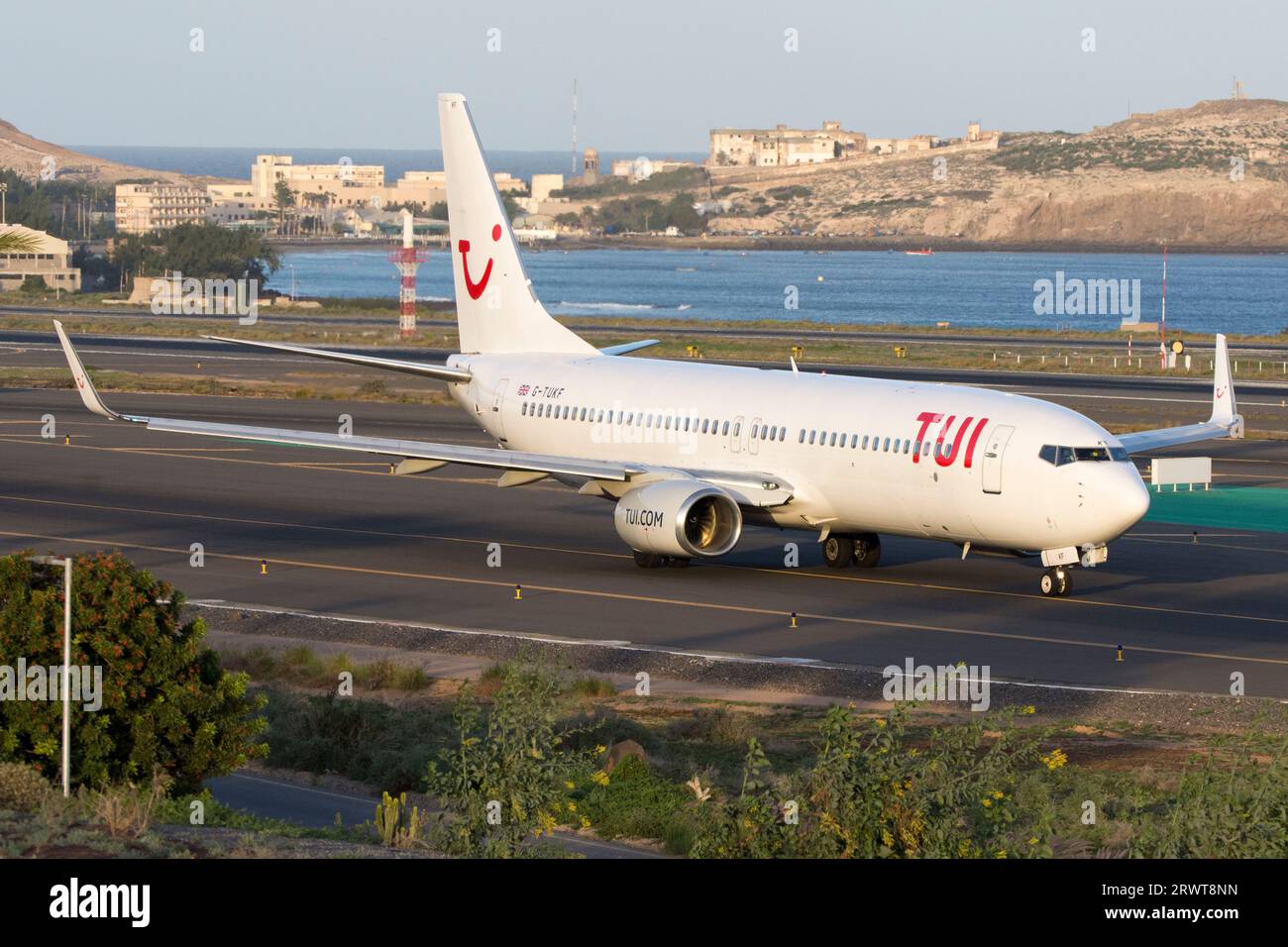 Avión Boeing 737 de la aerolínea TUI Foto Stock