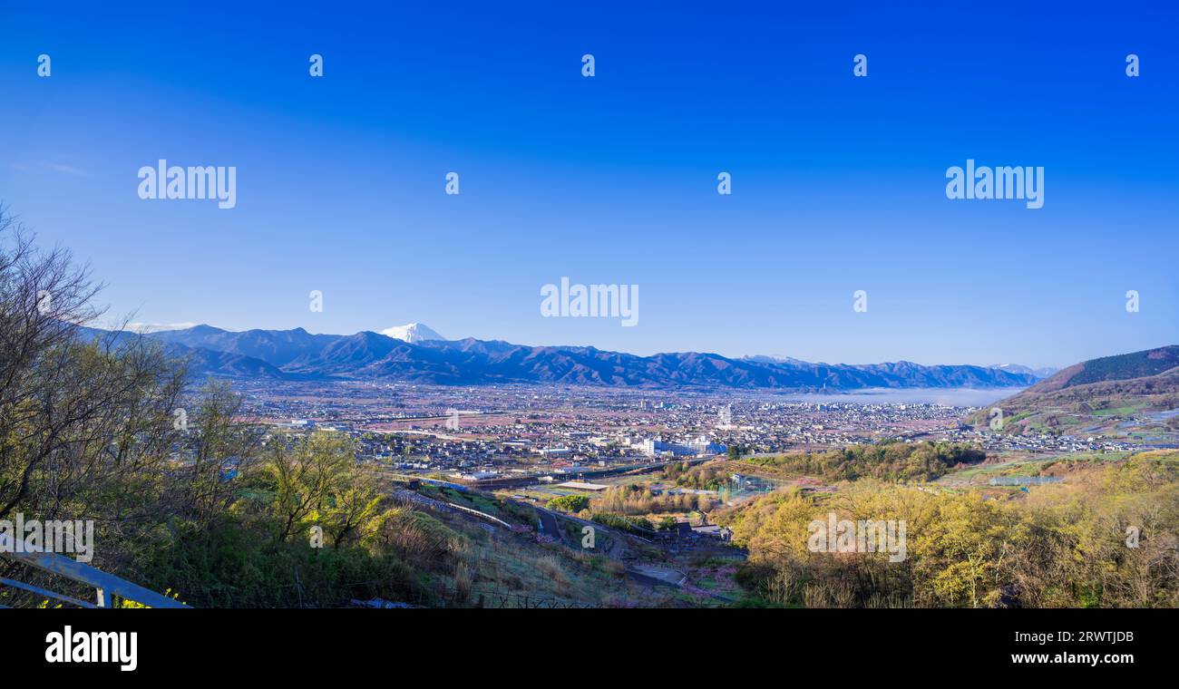 Paesaggi di Yamanashi vista in lontananza della città di Yamanashi e del monte Fuji l'osservatorio senza nome Foto Stock