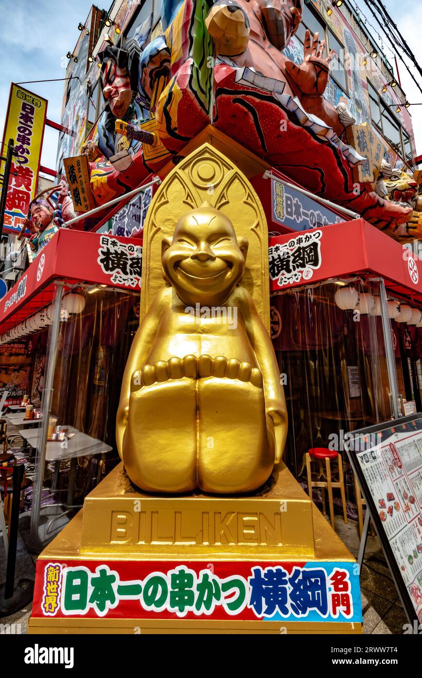 Statua di Billiken, il simbolo di Osaka Foto Stock