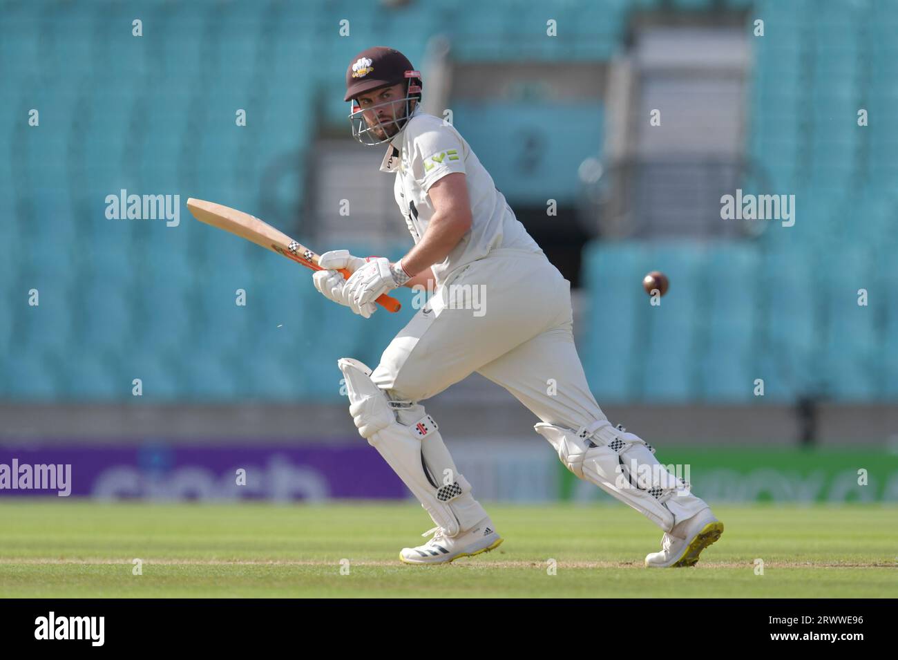 Londra, Inghilterra. 21 settembre 2023. Dom Sibley del Surrey batte contro il Northamptonshire il terzo giorno della partita LV=Insurance County Championship al Kia Oval. Kyle Andrews/Alamy Live News Foto Stock