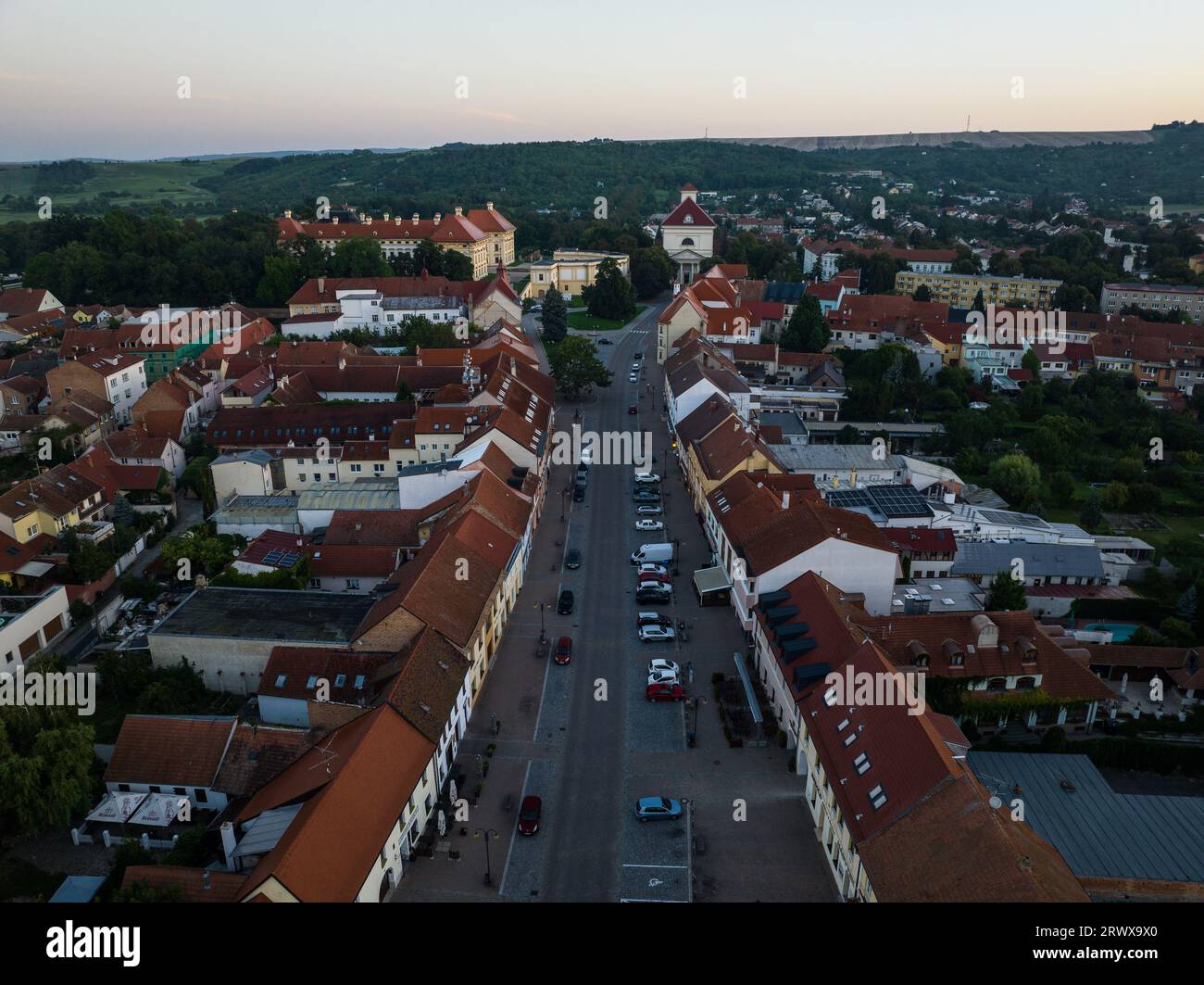 Vista aerea della città di Slavkov u Brna nella Repubblica Ceca - Alba Foto Stock