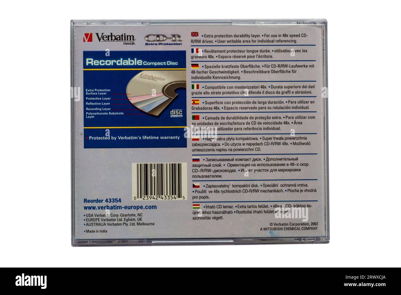 Informazioni sul retro della custodia per CD-R registrabile Verbatim Datalife in molte lingue diverse, isolata su sfondo bianco Foto Stock