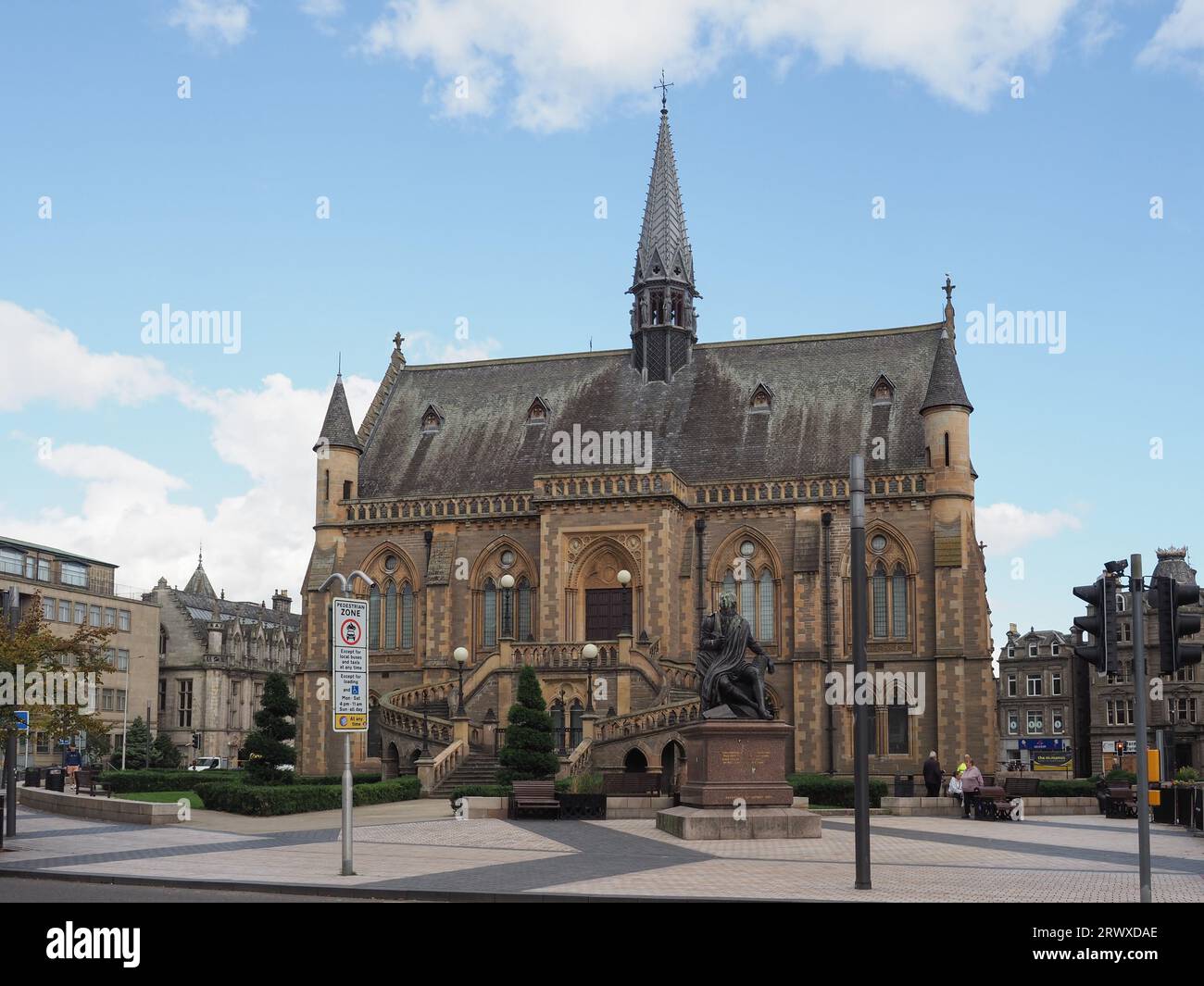 DUNDEE, Regno Unito - 12 SETTEMBRE 2023: La galleria d'arte e il museo McManus Dundee Foto Stock