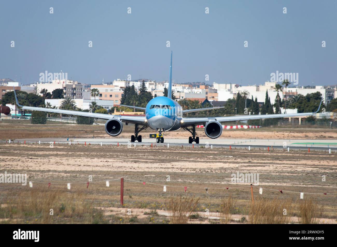 Alicante, aeropuerto de El Altet, Boeing 767 de la aerolínea TUI Foto Stock