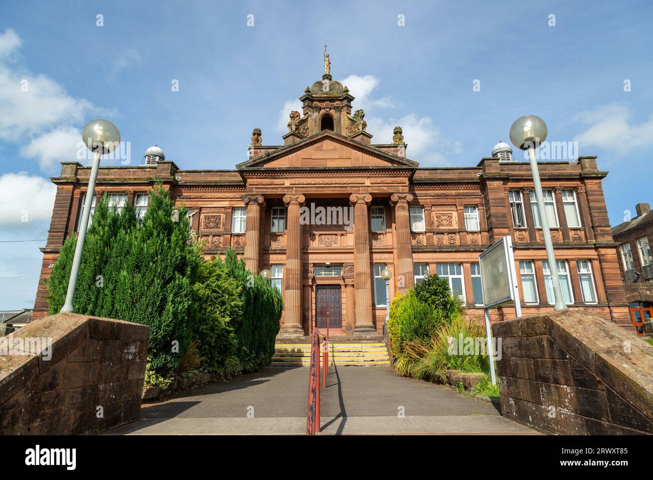 Dumfries Academy l'edificio Minerva. È stato progettato dall'architetto locale F J C Carruthers e costruito nel 1895 -97 Foto Stock
