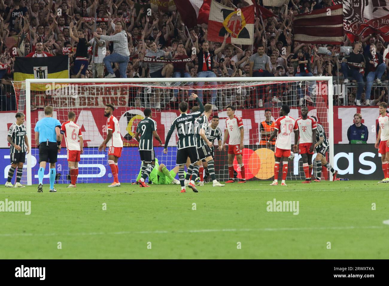 MONACO, Germania. , . Azione al gol, durante la UEFA Champions League Goup Una partita tra FC BAYERN Muenchen e MANCHESTER-UNITED all'Allianz Arena, lo stadio di Monaco il 20 settembre. A Muenchen (foto di Arthur THILL/ATP Images) (THILL Arthur/ATP/SPP) credito: SPP Sport Press Photo. /Alamy Live News Foto Stock