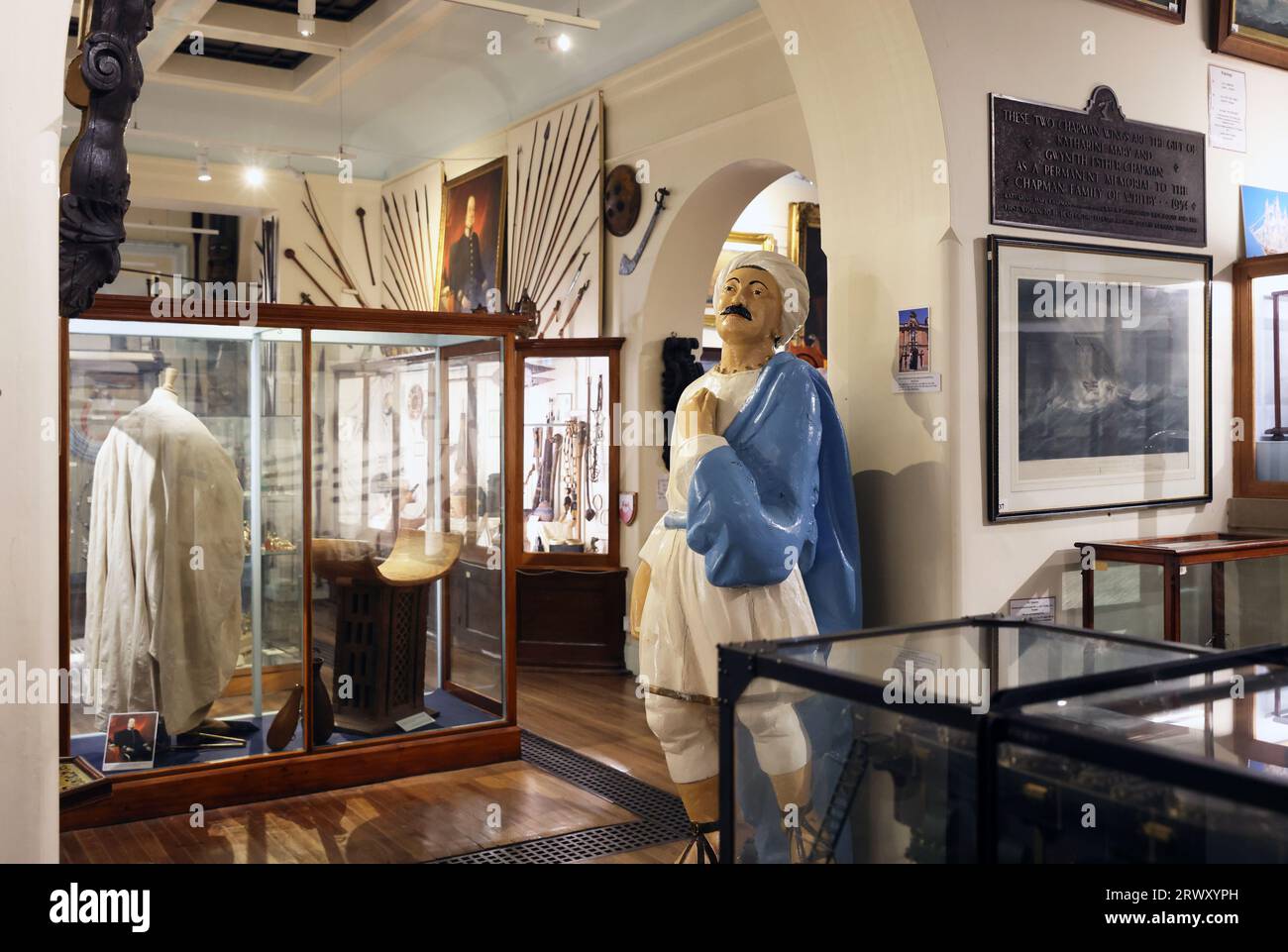 Whitby Museum, un museo indipendente vittoriano ricco di affascinanti collezioni di fossili locali, storia naturale, modellini di navi e molto altro, Regno Unito Foto Stock