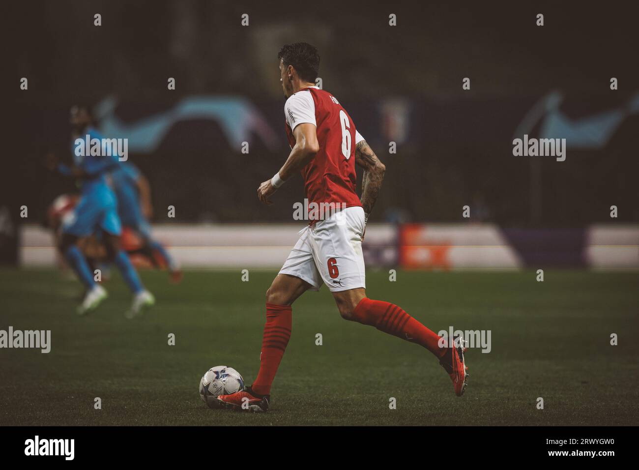 Jose fonte durante la partita di UEFA Champions League 2023/24 tra SC Braga e SSC Napoli all'Estadio Municipal de Braga, Braga, Portogallo. (Maciej Rogowski Foto Stock