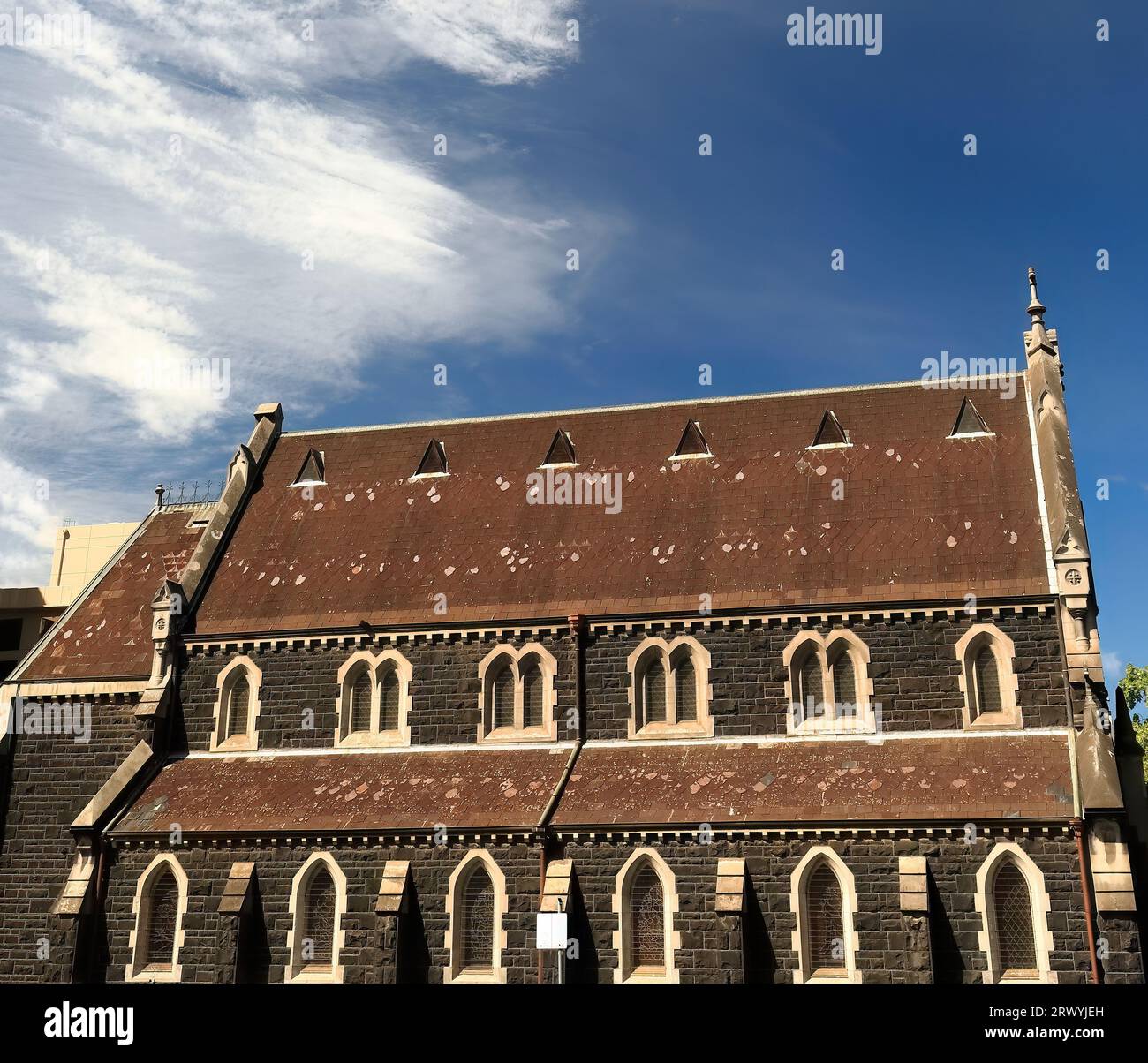 949 la chiesa tedesca della Trinità luterana sulla Cattedrale di Place, costruita in pietra blu nel 1874 d.C. in stile gotico. Melbourne-Australia. Foto Stock